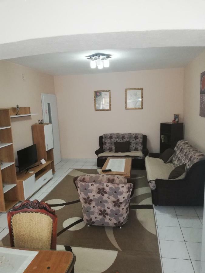 Apartments Naumovski โอครีด ภายนอก รูปภาพ